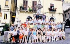 Die Reisegruppe in der Stadt Taormina.